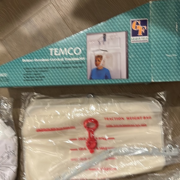 TEMCO Cervical Traction Set - Picture 2 of 10